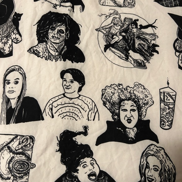 Hocus Pocus print Tshirt - Picture 3 of 4